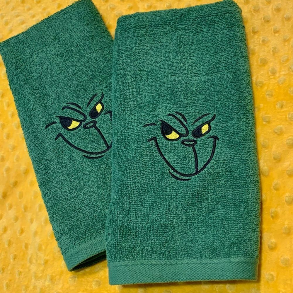 💚set of 2 Grinch Hand Towels💚